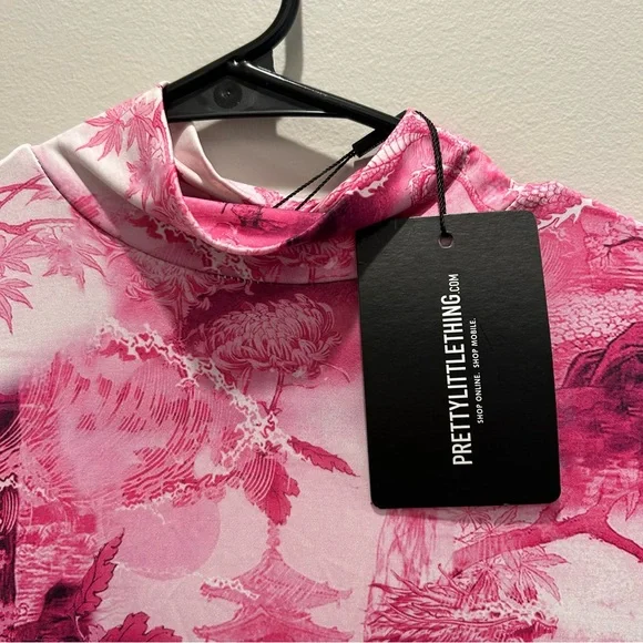 Pretty Little Thing Bodycon dress - SZ 4 Long sleeve - Picture 3 of 4